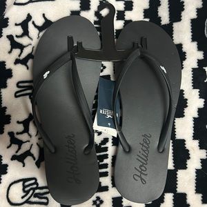 Hollister NWT Black Flip Flops